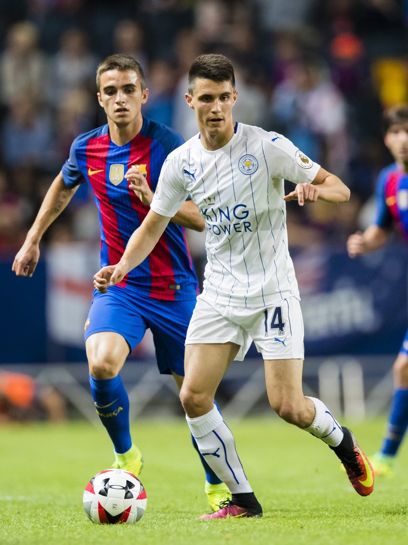 Bartosz Kapustka w nowej roli. Promuje kontrakt sponsorski Leicester