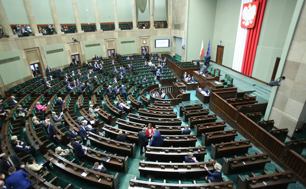 Zakaz aborcji wchodzi do Sejmu. Usunięcie ciąży tylko, gdy zagrożone jest życie matki, w innych przypadkach więzienie