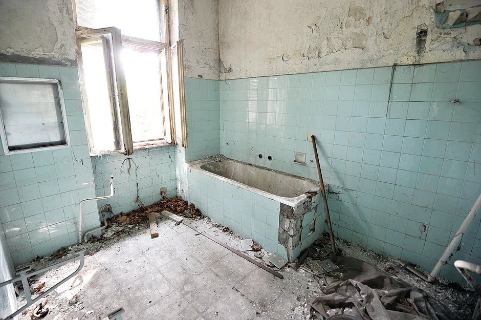 Vila je
potpuno devastirana