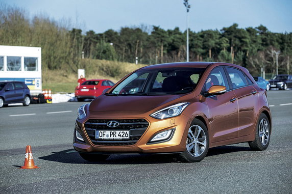 Hyundai i30 BLUE 1.4 opóźnia, ale dyskretnie