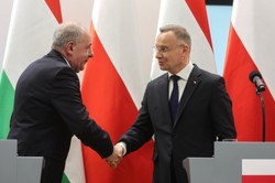 "Jesteśmy w awangardzie". Prezydenci Polski i Węgier o wydatkach na obronność