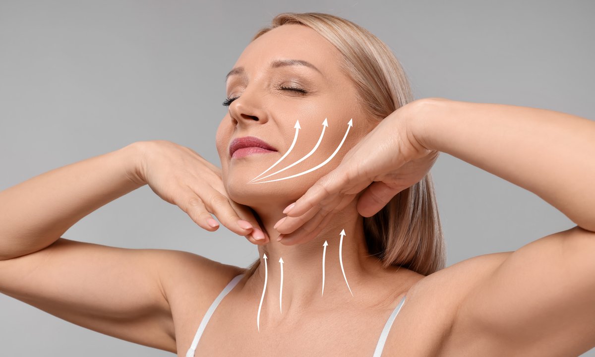 Trzy niedrogie kremy modelujące kontur twarzy. "Koleżanki pytają, czy robiłam botoks!" 