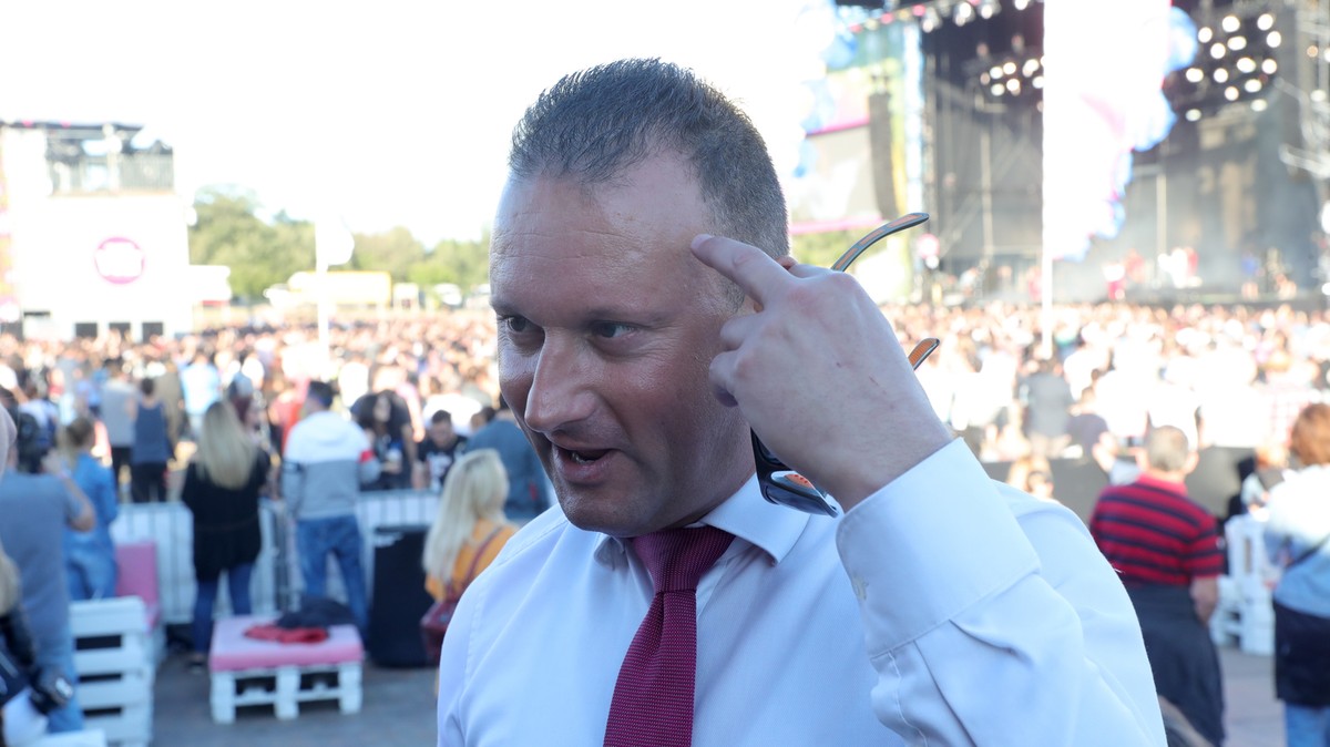 Alekosz ismét sokakat kiborít majd: úgy véli, nincs nála nagyobb sztár Magyarországon... és szerinte az amerikaiak nem, az oroszok viszont jártak a Holdon – videó