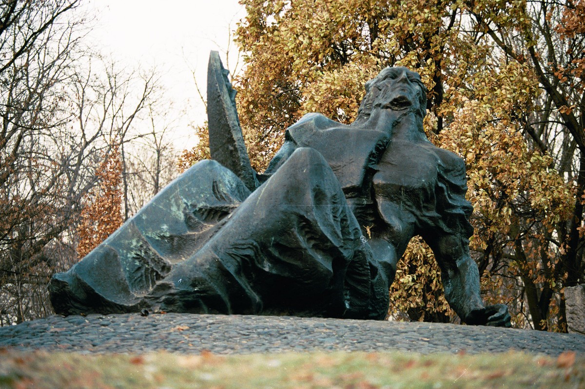 Pomnik Polegli Niepokonani