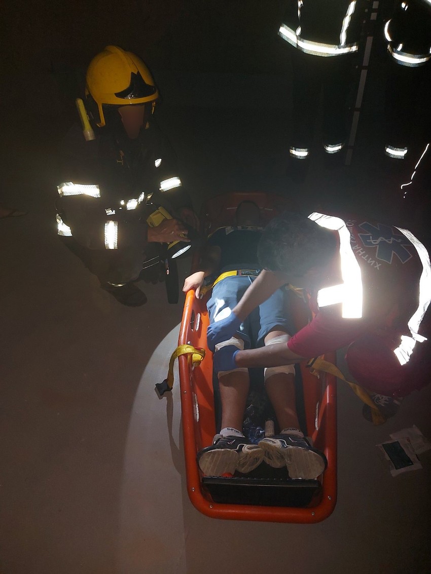 Vatrogasci izvukli dečka iz Bora koji se zaglavio u svetlarniku