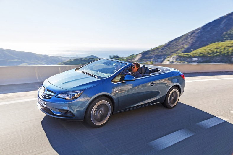 Opel Cascada, jak jeździ Astra w wersji kabrio?