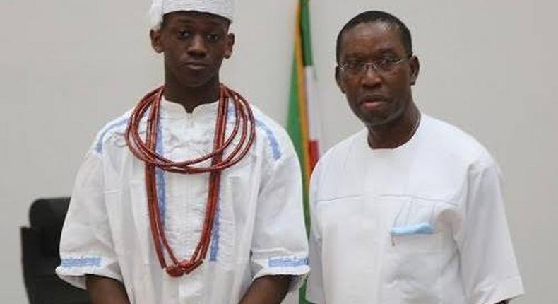 Obi Chukwuka Noah Akaeze I with Governor Ifeanyi Okowa