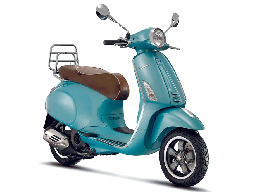 Po kilkudziesięciu latach istnienia Vespa nadal wygląda mniej więcej tak jak w latach 60. XX w. Jej design po prostu się nie starzeje.