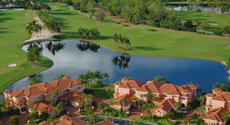 Golf homes are making a comeback in the US by resorting to the same ...