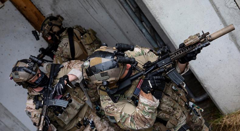 US Army Green Berets prepare to breach and enter a building as part of Close Quarter Battle training.US Army/Staff Sgt. Thomas Mort