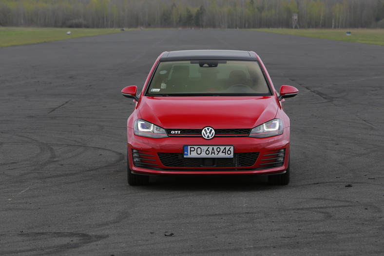 Golf GTI vs. R