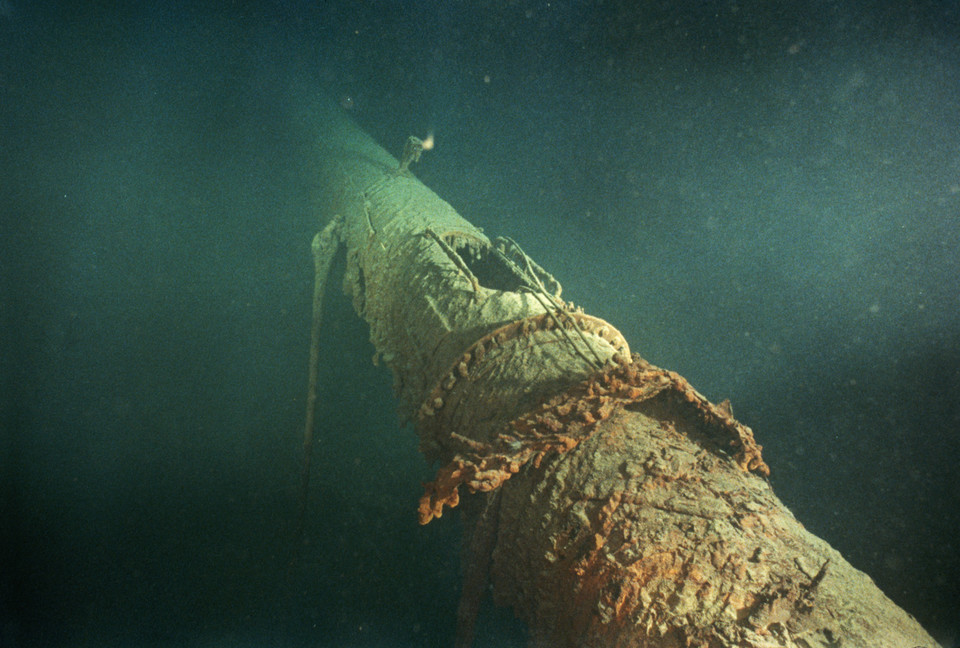 Titanic spoczywa w głębinach Atlantyku od ponad 100 lat na głębokości ok. 3,6 tys. m.