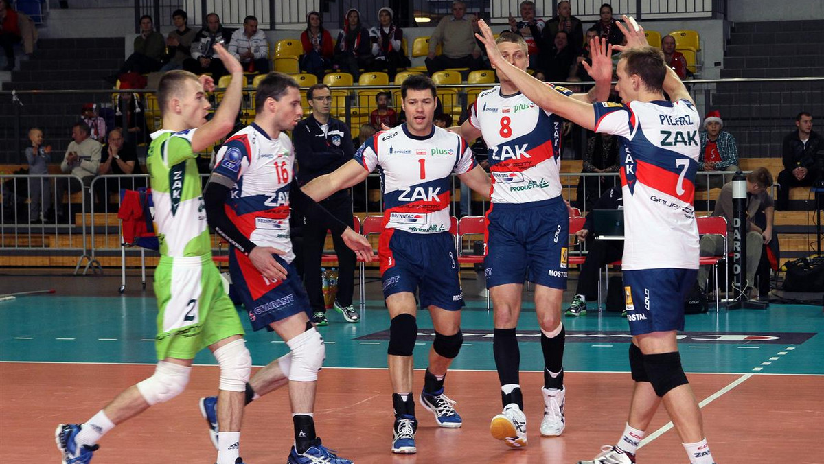 We wtorek (godz. 20:30) ZAKSA Kędzierzyn-Koźle zagra z balgijskim Noliko Maaseik o awans do najlepszej "szóstki" play-off Ligi Mistrzów. Polski zespół na własnym boisku wygrał pierwsze starcie 3:0 i będzie faworytem rewanżu. Nie zamierza jednak lekceważyć doświadczonego rywala.