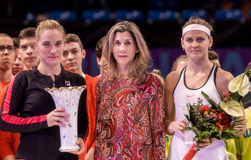 Monika Seleš (u sredini)