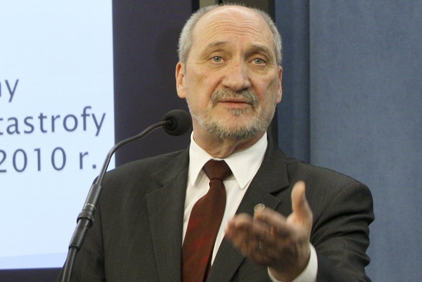 Macierewicz o służbach: wysłałem 700 zawiadomień!