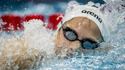 Gratulálunk! Kapás Boglárka arany-, Kenderesi Tamás bronzérmes az úszó-eb zárónapján