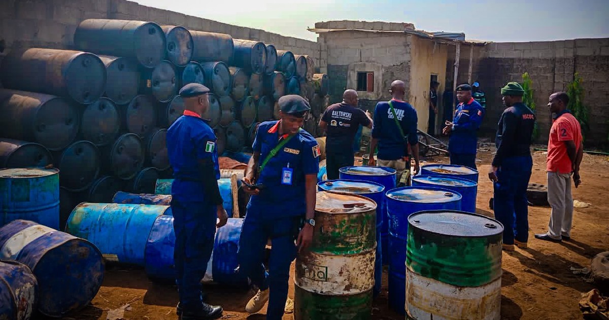 NSCDC arrests 4 suspects for operating illegal oil refinery in Niger State - Vimarsana News