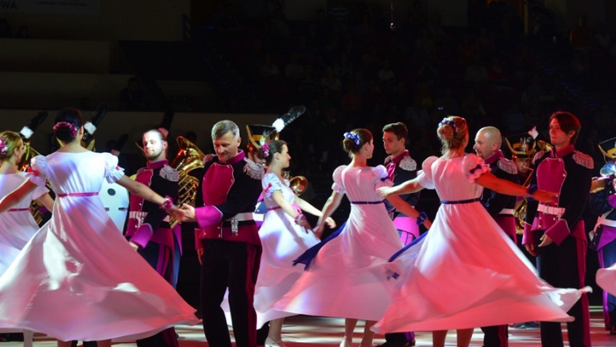 Przyjadą z całej Polski, a także z Niemiec, Austrii i Czech. Będzie można usłyszeć różne style muzyczne, od klasyki, poprzez swing, muzykę filmową i rozrywkową, po rocka. Już po raz czwarty w Warszawie odbędzie się Festiwal Orkiestr Wojskowych. Wstęp na wszystkie występy jest wolny.