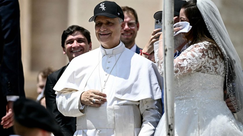 Pope Leon XIV in a baseball cap. The first such case in history