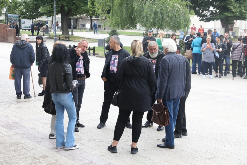 Porodice žrtava na suđenju za masakr u Duboni i Malom Orašju