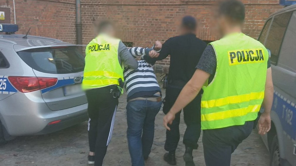 Po kilkugodzinnych poszukiwaniach został zatrzymany 52-letni mężczyzna podejrzany o usiłowanie zabójstwa byłej partnerki – podała olsztyńska policja. Zatrzymanemu, który zadał kobiecie kilka ciosów nożem, grozi dożywocie.