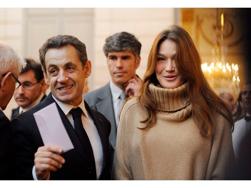 Szczęśliwi rodzice: Carla Bruni-Sarkozy i Nicolas Sarkozy – pierwsze wspólne zdjęcia po porodzie