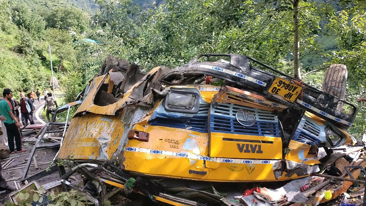 Indie. Koszmarny wypadek szkolnego autobusu. Nie żyje 16 osób