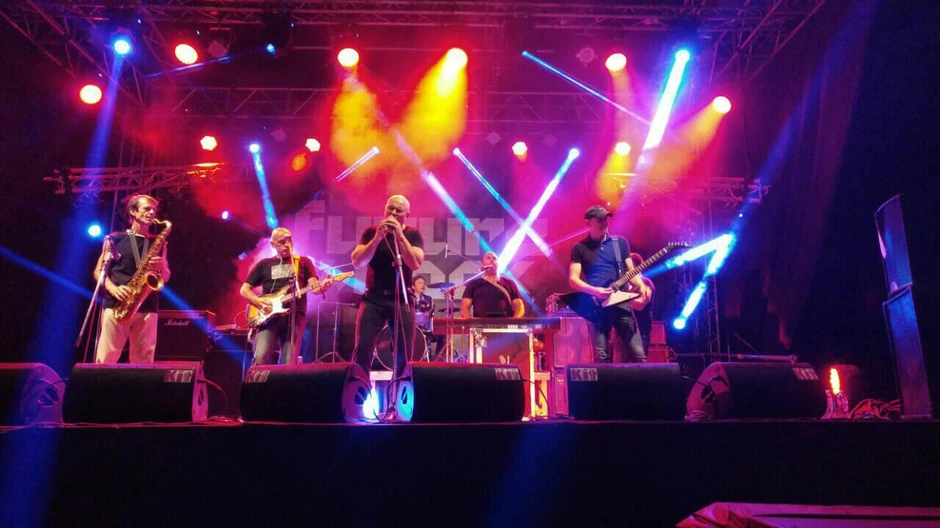 Dr Milan Ignjatović Mikandus svira od osamdesetih sa svojim bendom "Neron"