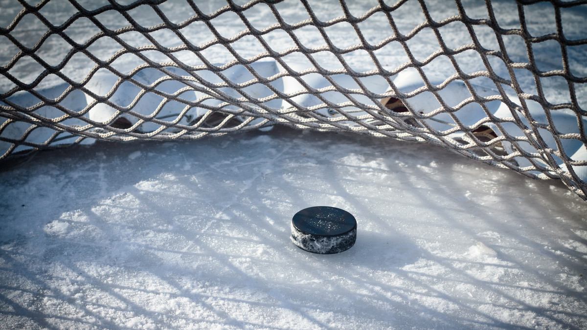 Kontynentalna Hokej Liga uznawana za drugą po National Hockey League "siłę" świata rozważa zmniejszenie liczby uczestniczących w zmaganiach klubów. Powodem mają być słabe przychody niektórych z nich.