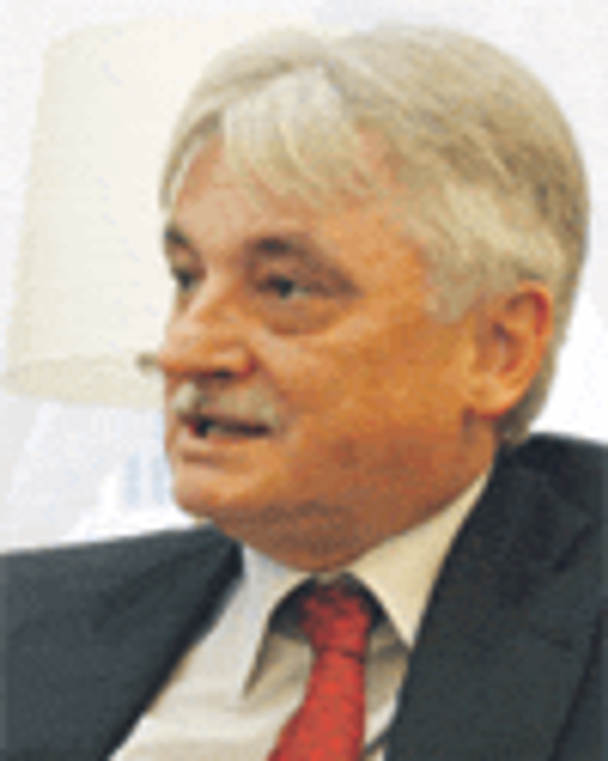 Minister podkreślił, że nowe władze muszą udowodnić, iż potrafią zarządzać polskim futbolem, tak by na powrót stał się on uczciwą dyscypliną sportu.