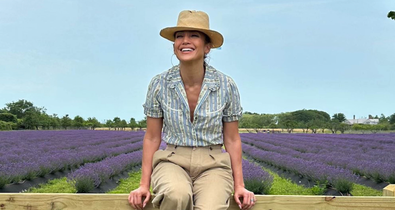 Jennifer Lopez elhozta nekünk a nyár leglazább trendjét: hódít a cottagecore