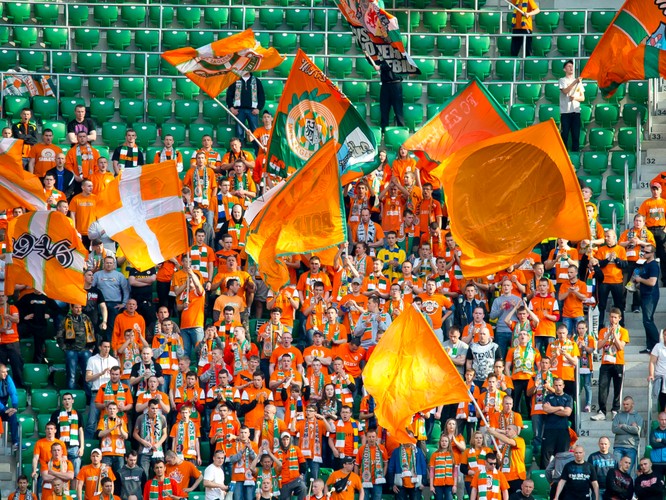 Ochroniarz podpalił na stadionie kibica Zagłębia