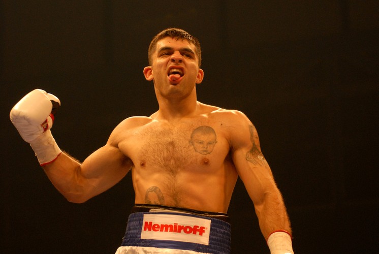 ... w drugiej rundzie sędzia ogłosił nokaut techniczny