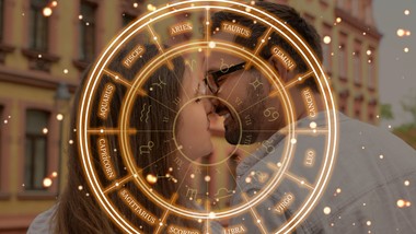 miesięczny horoskop miłosny na cały grudzień 2025 dla wszystkich znaków zodiaku: baran, byk, bliźnięta, rak, lew, panna, waga, skorpion, strzelec, koziorożec, wodnik, ryby