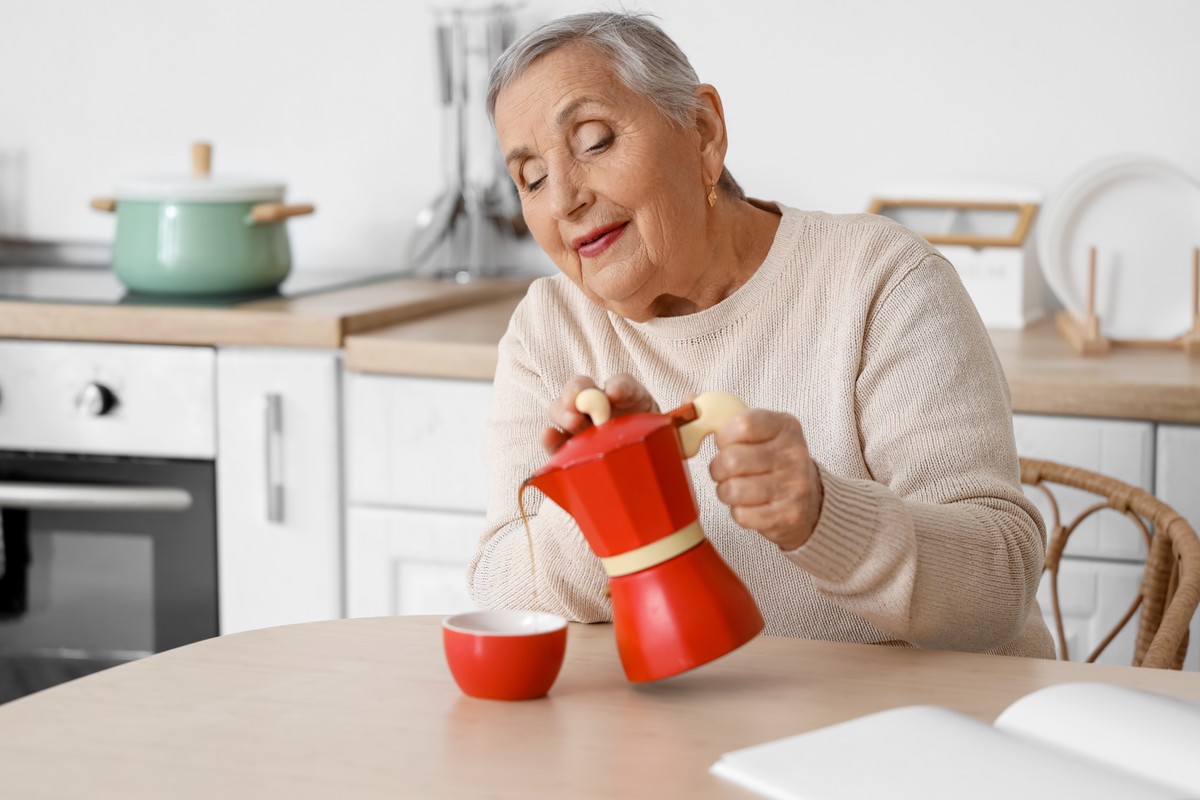 Dodanie do filiżanki kawy zaledwie czterech goździków może wspomóc trawienie, stabilizować poziom cukru we krwi oraz wzmocnić odporność organizmu