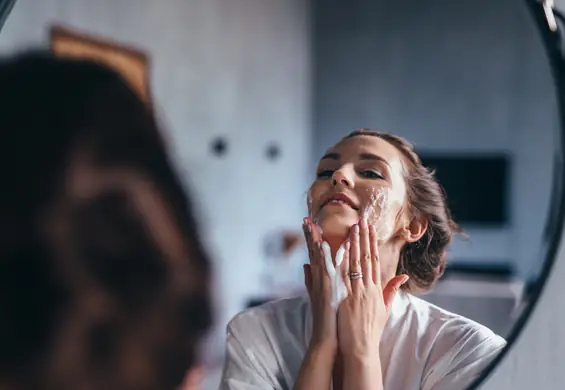 Retinol, kolagen a może peeling? Jak pozbyć się trądziku?