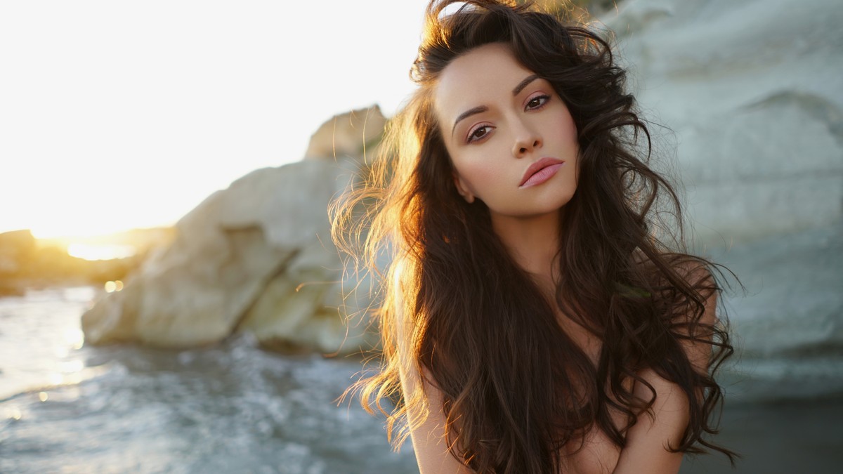 Prelepa Helena je konobarica na nudističkoj plaži: Goste služim gola, kad se uzbude uradim ovo