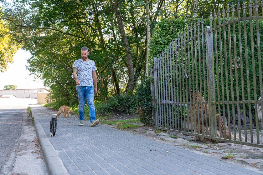 Jesteście mężem i mężem. Czy ciężko jest być gejem na wsi?