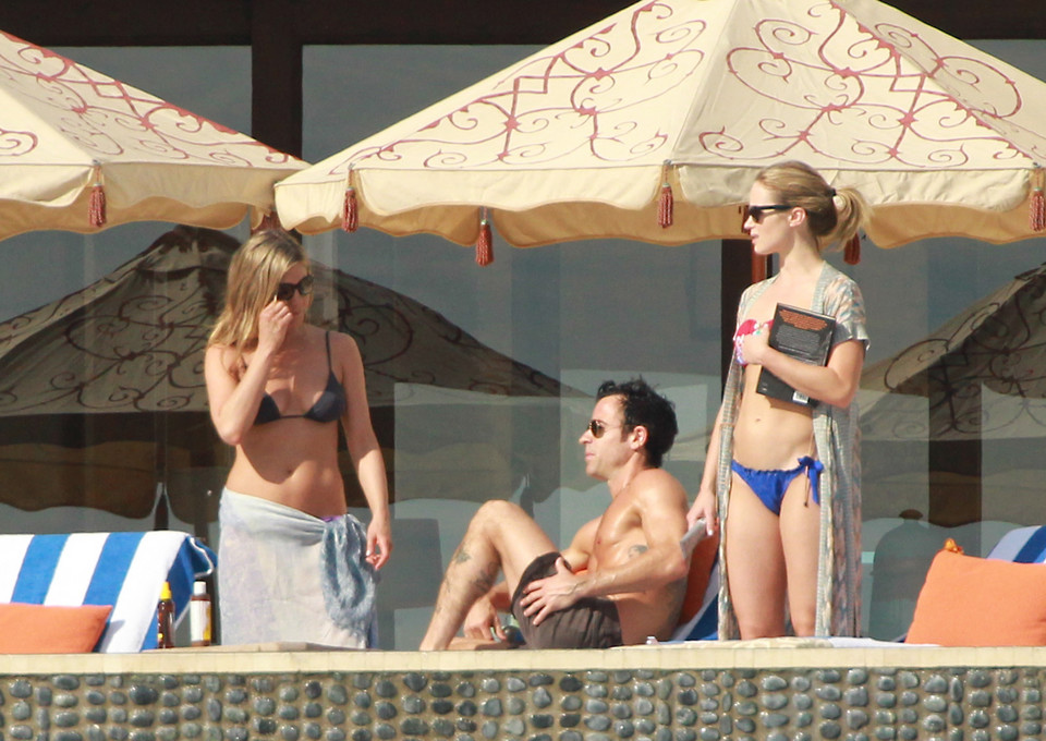 Jennifer Aniston, Justin Theroux i Emily Blunt