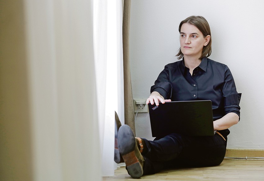 Ana Brnabić bi većini u SNS bila najprihvatljivije rešenje za mesto
premijera umesto Aleksandra Vučića