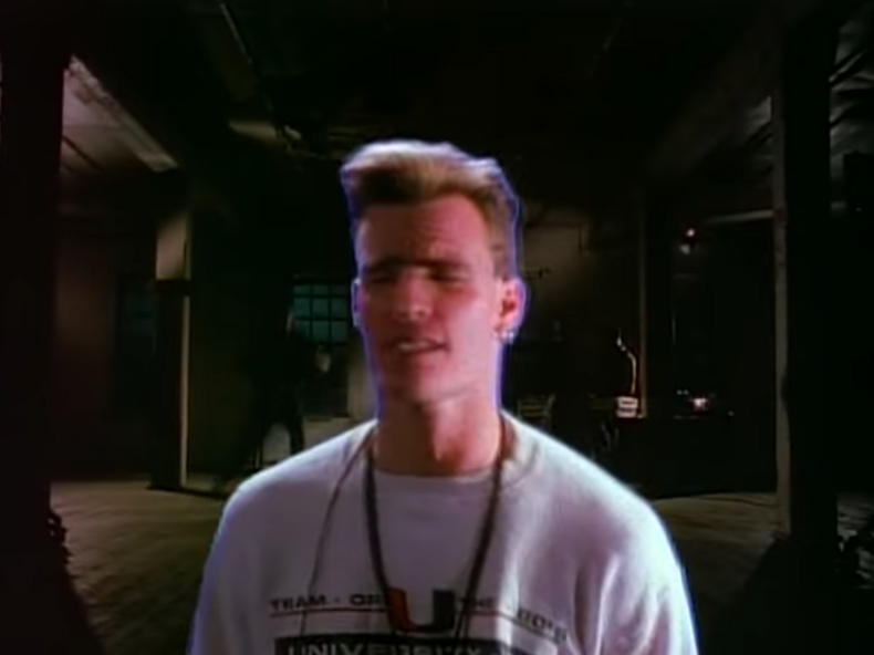 Айс видео. Ванилла айс 1989. Vanilla Ice Ice Ice Baby. Vanilla Ice - Ice Ice Baby Martik c. Vanilla Ice в молодости.