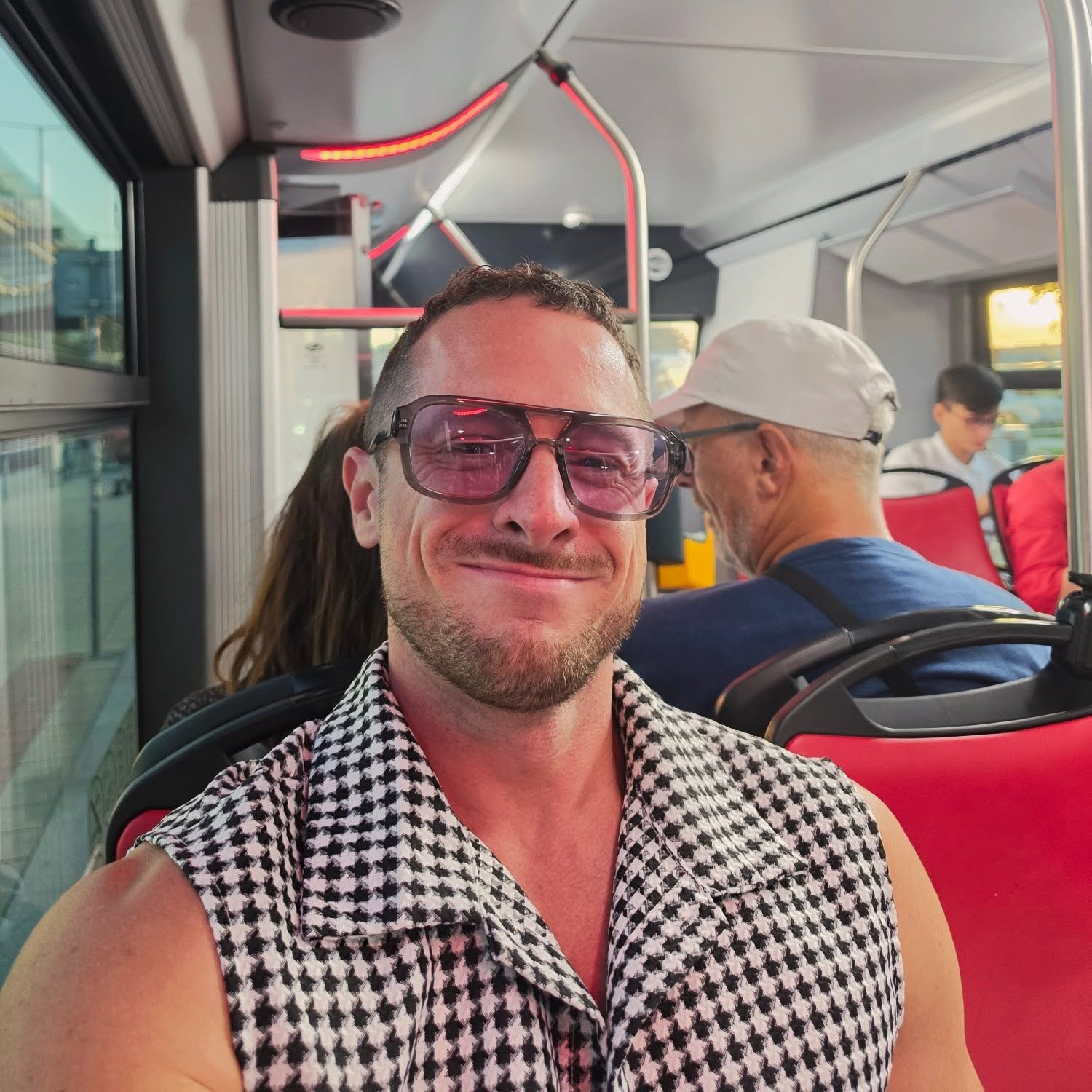 Influenceri Milan Bardún, ktorý je známy ako Milan Bez Mapy.