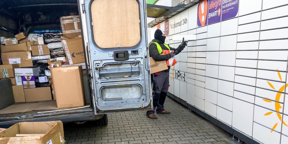 Mimo pandemii operatorzy paczkowi mają ręce pełne roboty. Ruch jest nawet o jedną piątą większy niż przed atakiem koronawirusa.