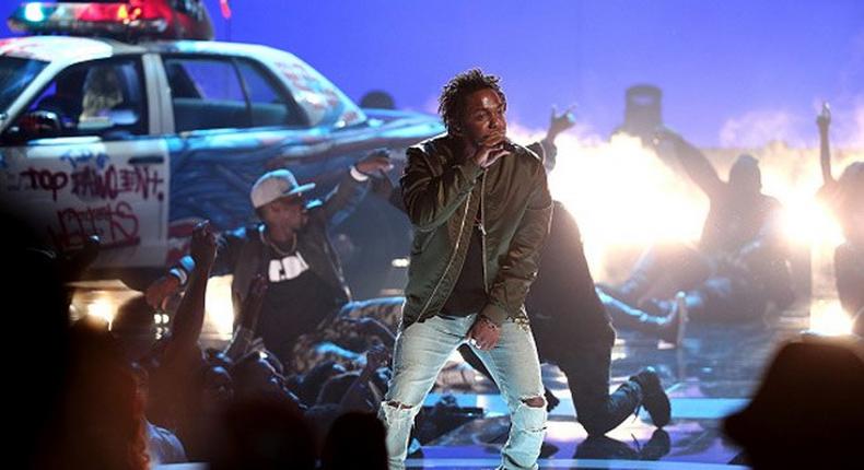 Kendrick Lamar performs Alright at BET Awards 2015