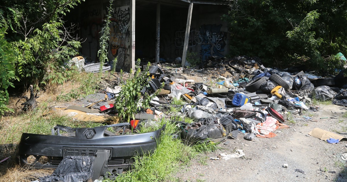 Warszawa. W centrum Białołęki straszy dzikie wysypisko śmieci - Vimarsana News