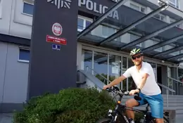 Policjant z grupy SPEED na rowerze zatrzymał kierowcę Porsche