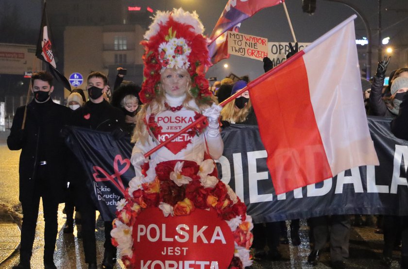 Darmowa aborcja dla Polek. Gest solidarności Europejek