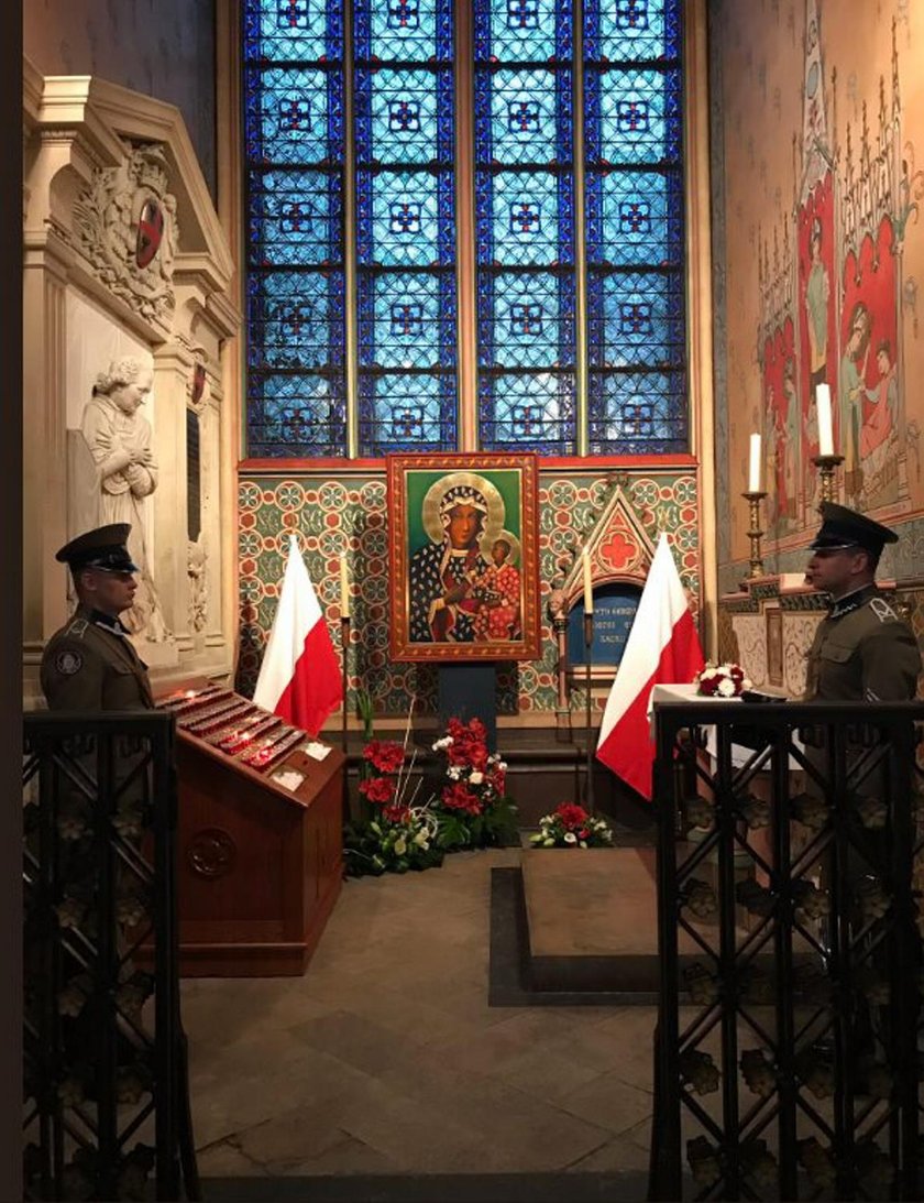 Francja: Pożar katedry Notre Dame w Paryżu. Ocalała polska kaplica