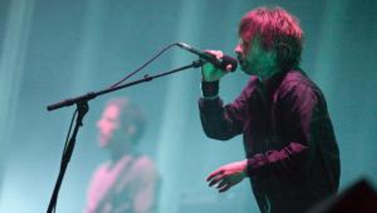 Zespół Radiohead jako jeden z pierwszych umieścił płytę w sieci z prośbą, by każdy, kto ten album pobierze, wpłacił na konto twórców tyle, ile uważa za słuszne.