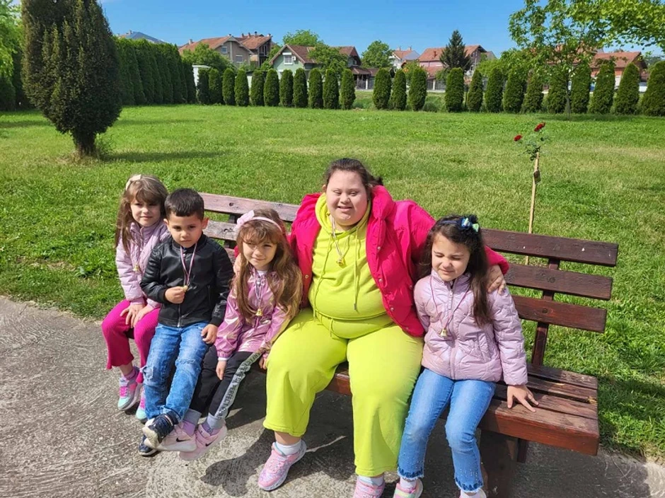 Una Veselinović i drugari